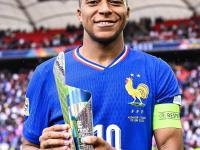 葡萄牙选手在举重比赛中打破纪录，获得金牌