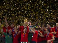 西班牙运动员在篮球赛中获得胜利