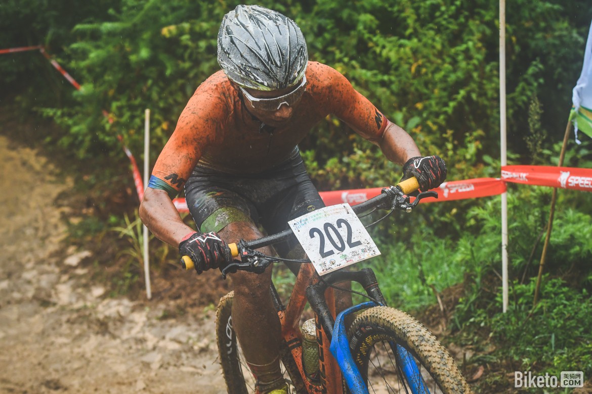 昆明崇仁年轻小将斩获梦想一幕!舍瓦连扑求生的简单介绍 昆明崇仁年轻小将斩获梦想一幕!舍瓦连扑求生的简单介绍