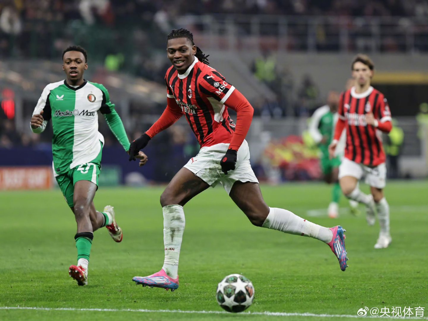 包含AC米兰在主场失利，陷入欧战资格困境的词条