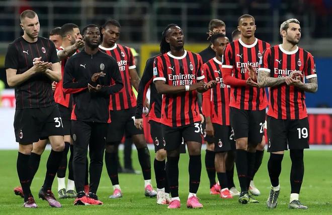 包含AC米兰在主场失利，陷入欧战资格困境的词条