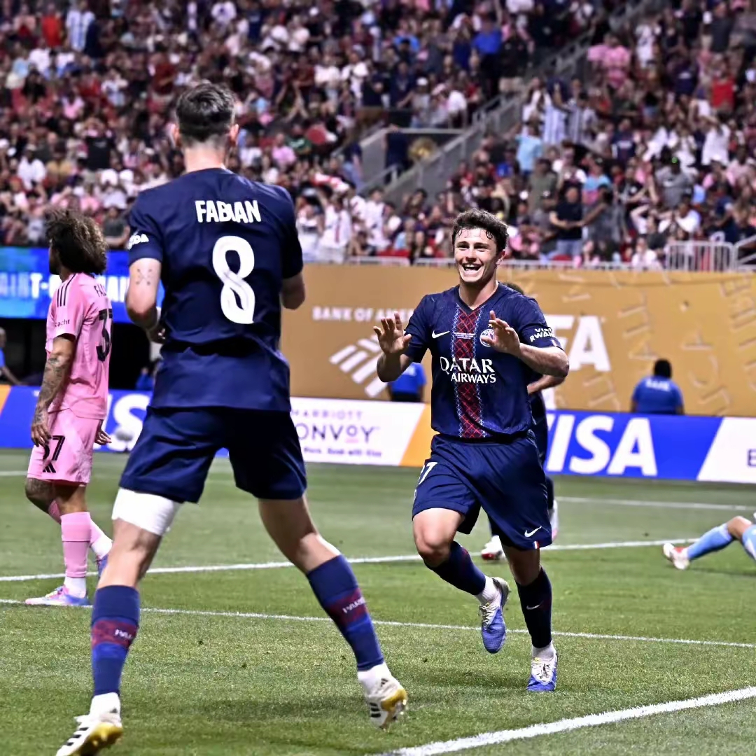 那不勒斯主场击败拉齐奥，继续争冠