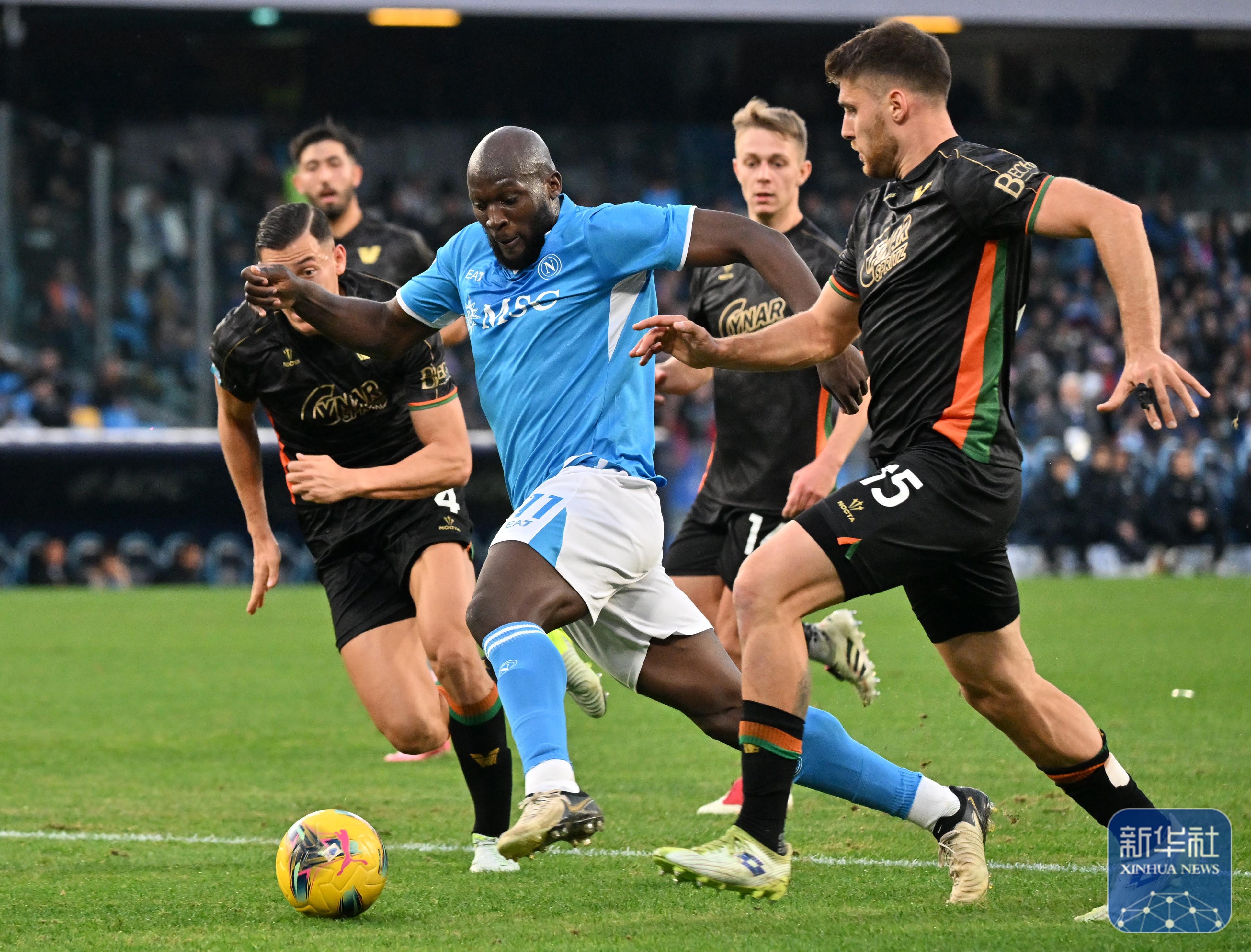 那不勒斯主场击败拉齐奥，继续争冠