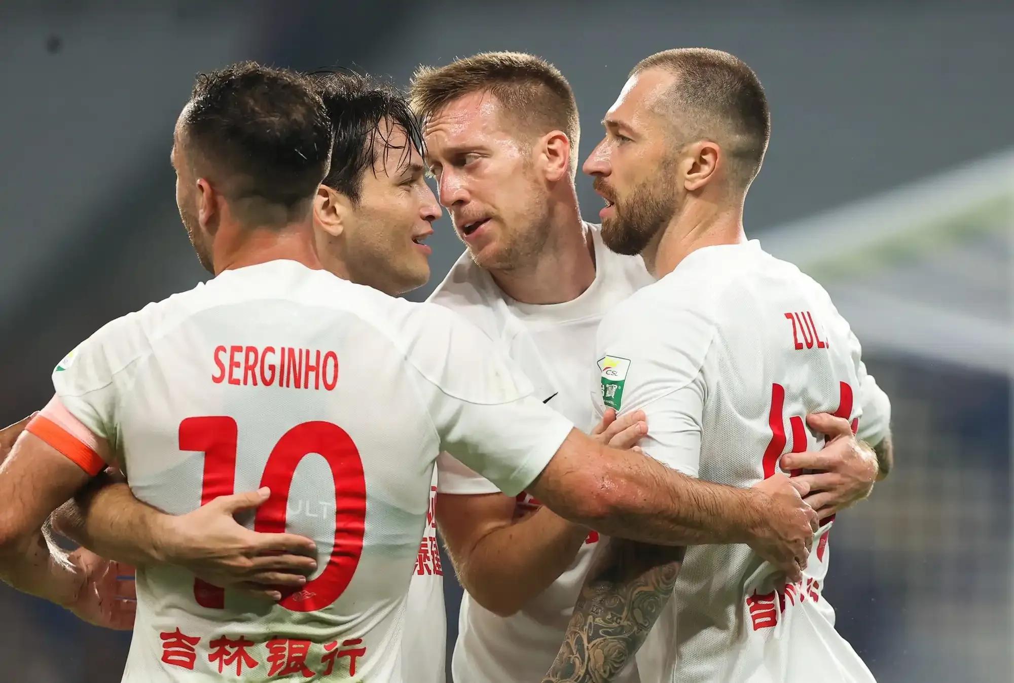 包含热门球队势如破竹，实力不容小觑的词条